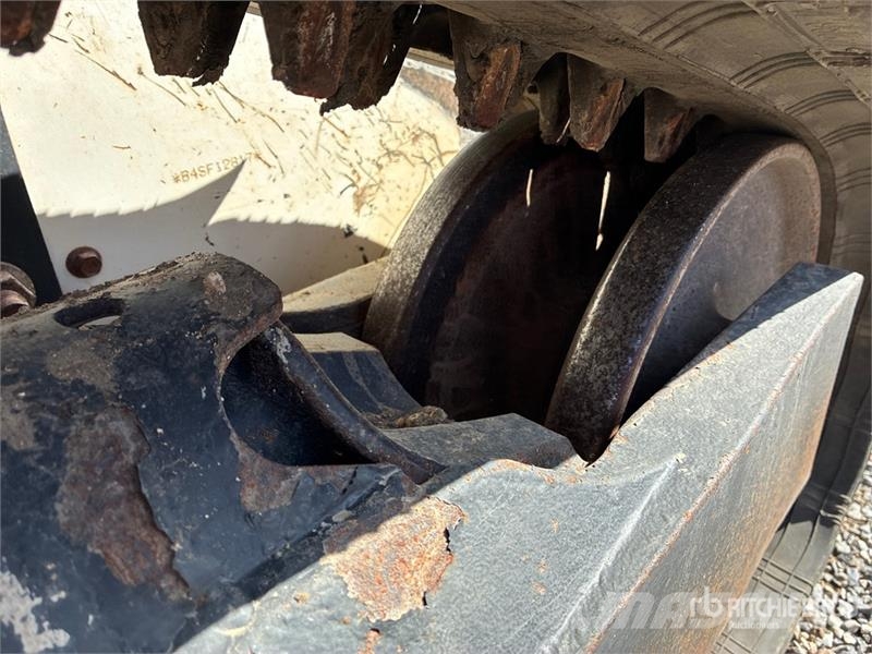 Bobcat T62 Compact Track Loader Мини-погрузчики