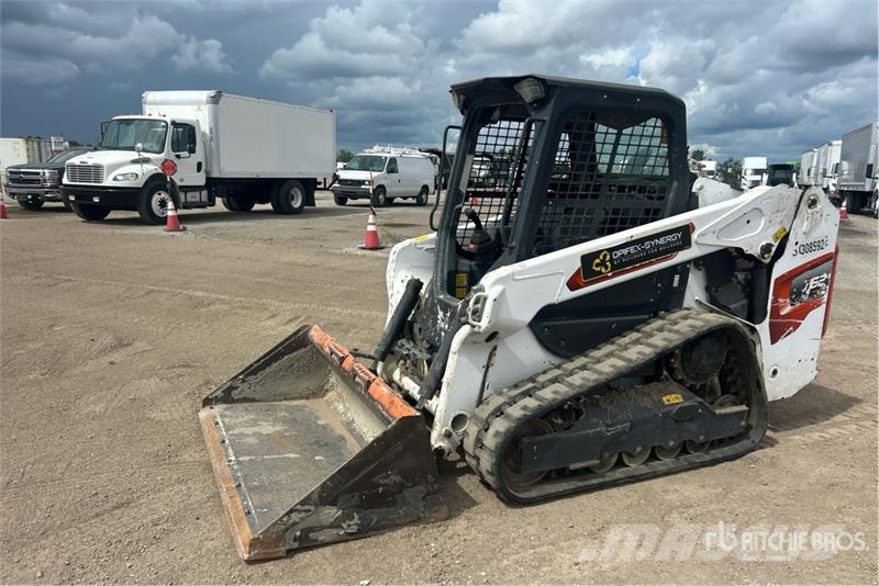 Bobcat T62 Compact Track Loader Мини-погрузчики