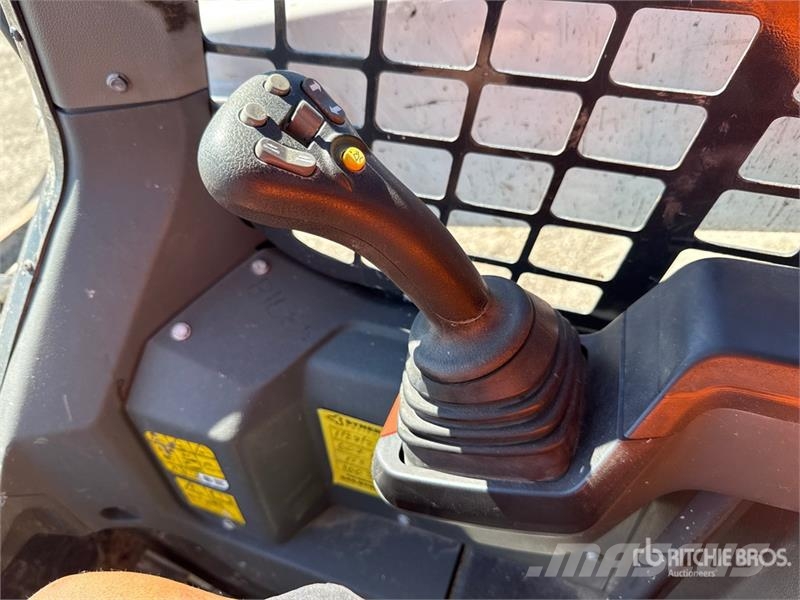 Bobcat T62 Compact Track Loader Skid steer mini nakladalci