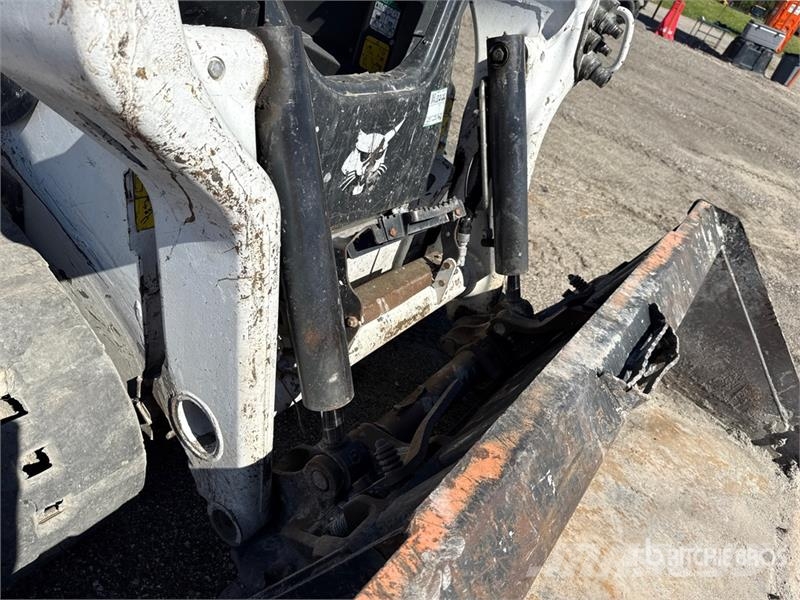 Bobcat T62 Compact Track Loader Skid steer mini nakladalci