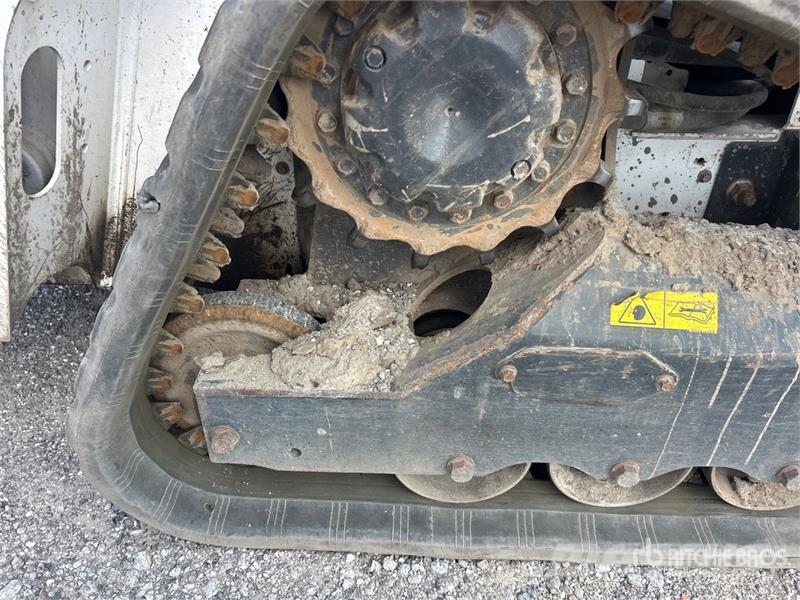 Bobcat T62 Compact Track Loader Skid steer mini nakladalci