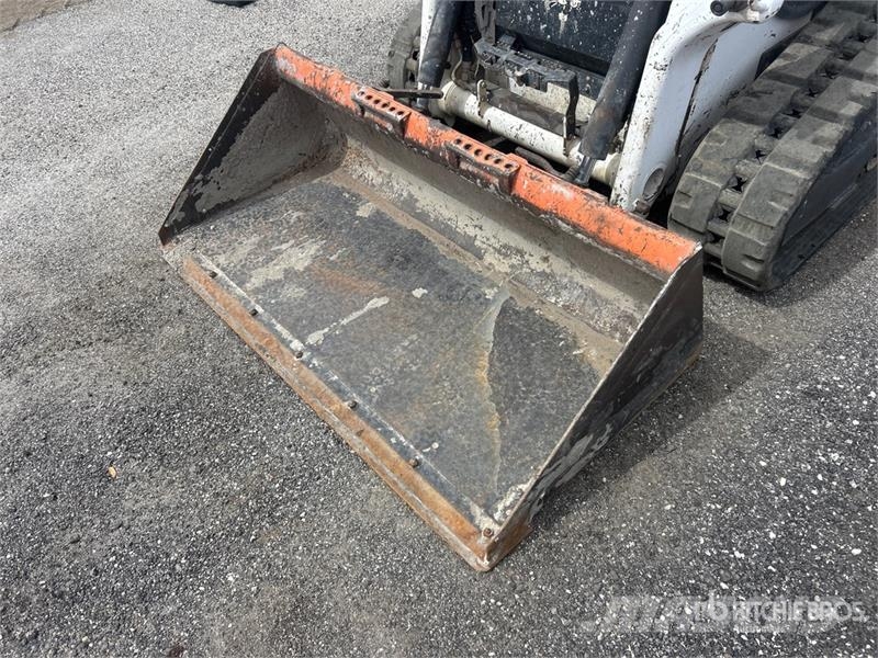 Bobcat T62 Compact Track Loader Мини-погрузчики