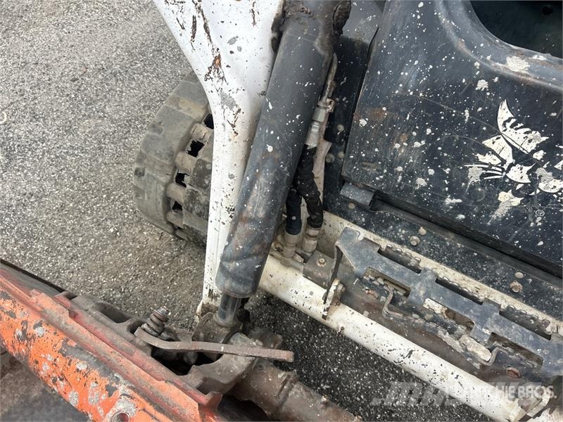 Bobcat T62 Compact Track Loader Мини-погрузчики