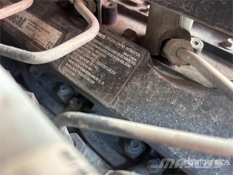 Bobcat T62 Compact Track Loader Skid steer mini nakladalci