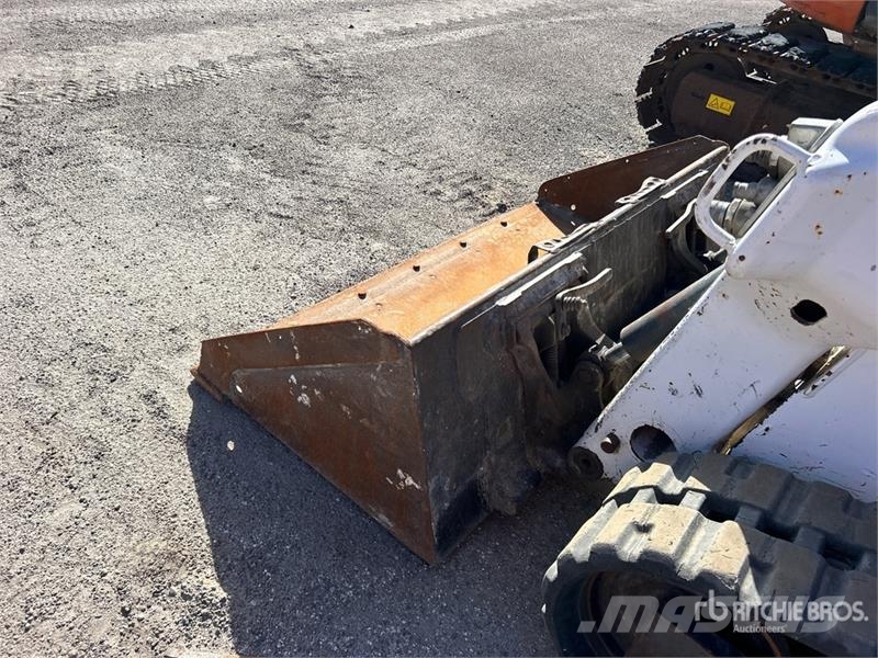 Bobcat T62 Compact Track Loader Мини-погрузчики