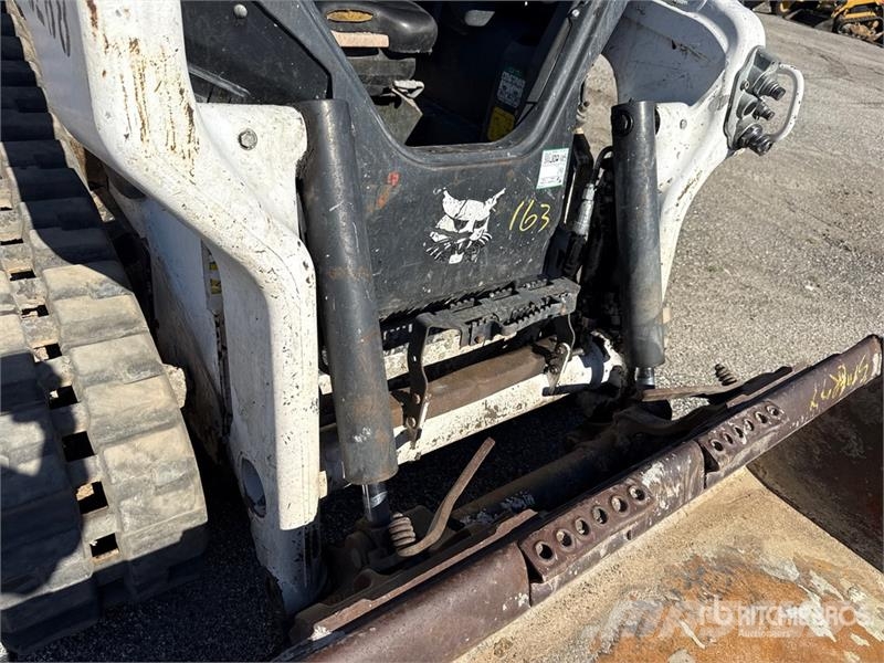 Bobcat T62 Compact Track Loader Mini Pale Gommate
