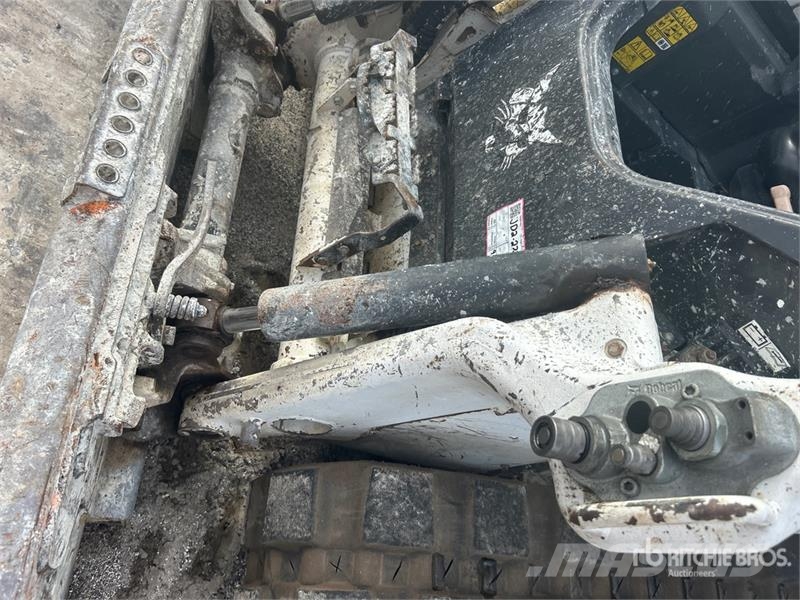 Bobcat T62 Compact Track Loader Skid steer loaders