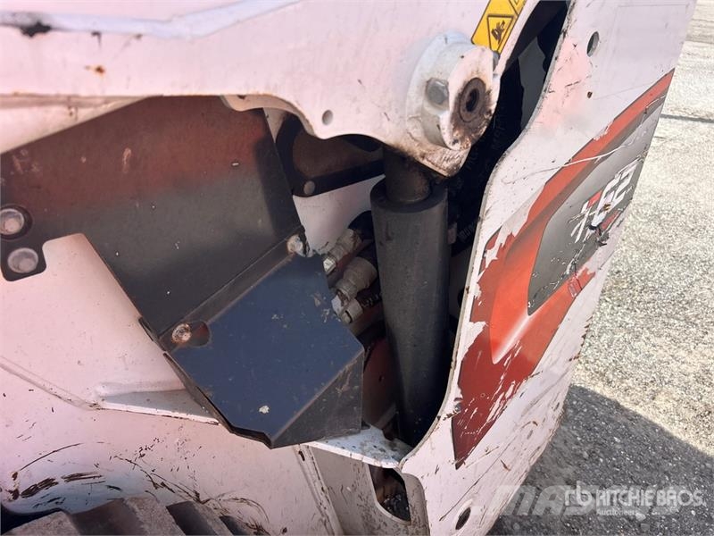 Bobcat T62 Compact Track Loader Skid steer mini nakladalci