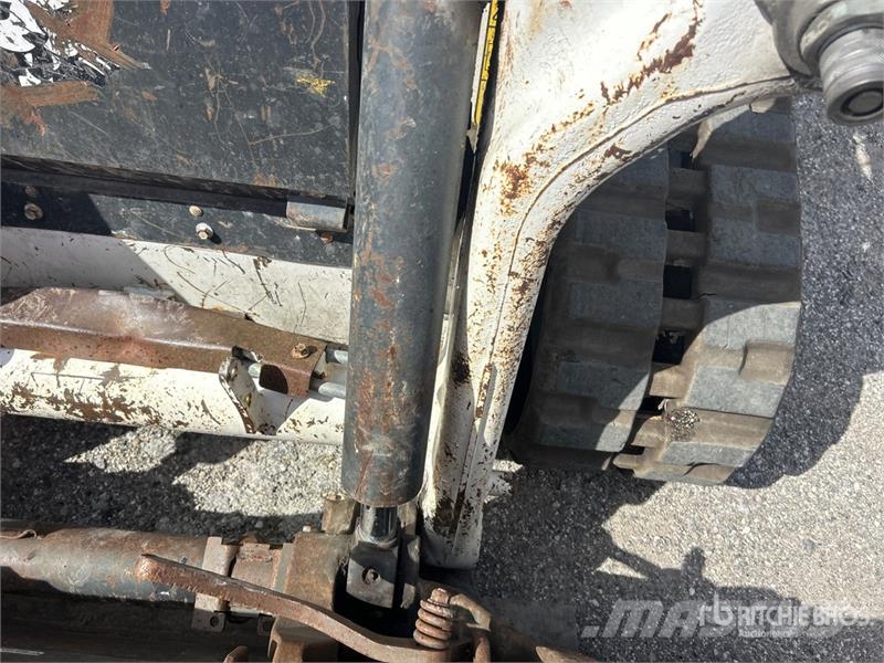 Bobcat T62 Compact Track Loader Skid steer mini nakladalci