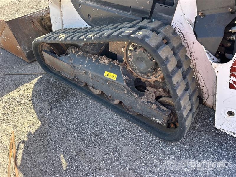 Bobcat T62 Compact Track Loader Мини-погрузчики