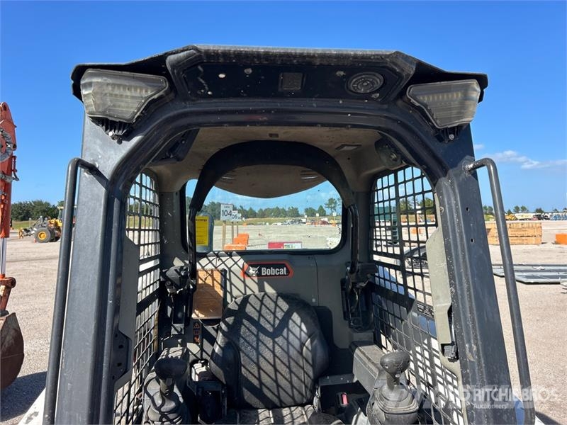 Bobcat T62 Compact Track Loader Мини-погрузчики