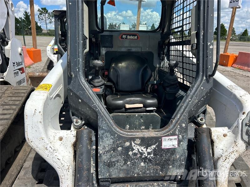 Bobcat T62 Compact Track Loader Skid steer loaders