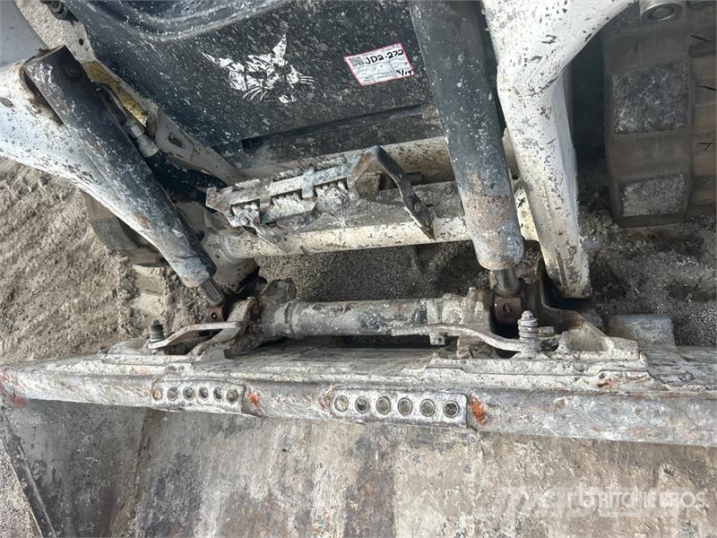Bobcat T62 Compact Track Loader Skid steer loaders