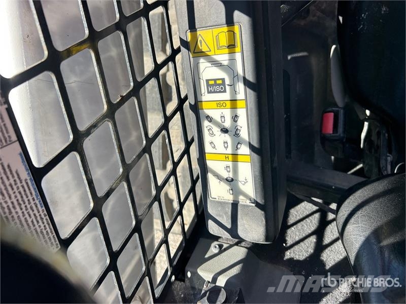 Bobcat T62 Compact Track Loader 滑移轉向裝載機