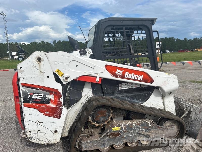 Bobcat T62 Compact Track Loader Skid steer loaders