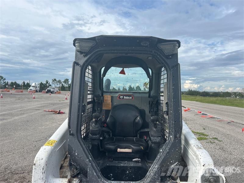 Bobcat T62 Compact Track Loader Skid steer loaders