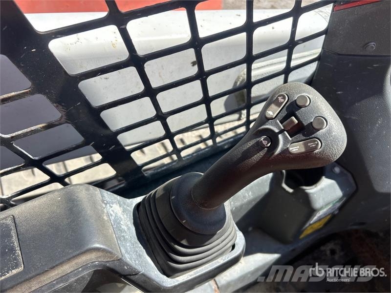 Bobcat T62 Compact Track Loader Skid steer loaders