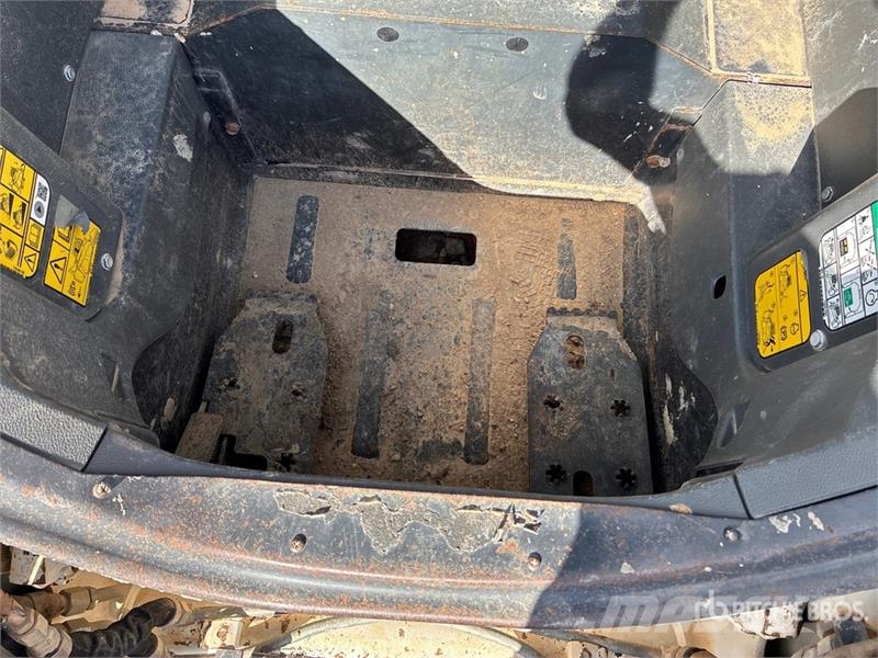 Bobcat T62 Compact Track Loader Мини-погрузчики