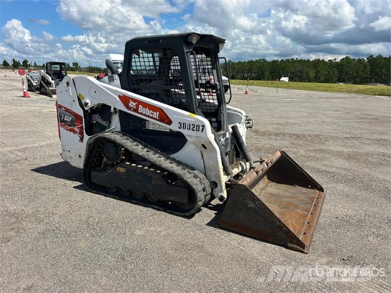 Bobcat T62 Compact Track Loader Skid steer loaders
