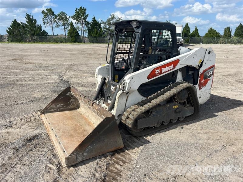 Bobcat T62 Compact Track Loader Skid steer loaders