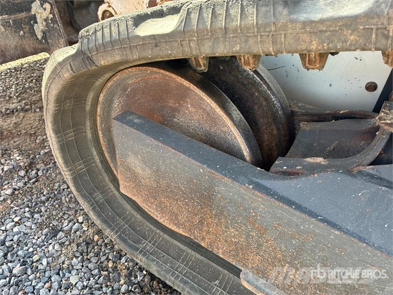 Bobcat T62 Compact Track Loader Мини-погрузчики