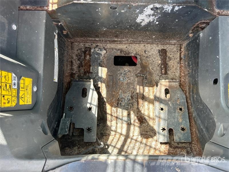 Bobcat T62 Two-Speed Compact Track Loader Smykem řízené nakladače