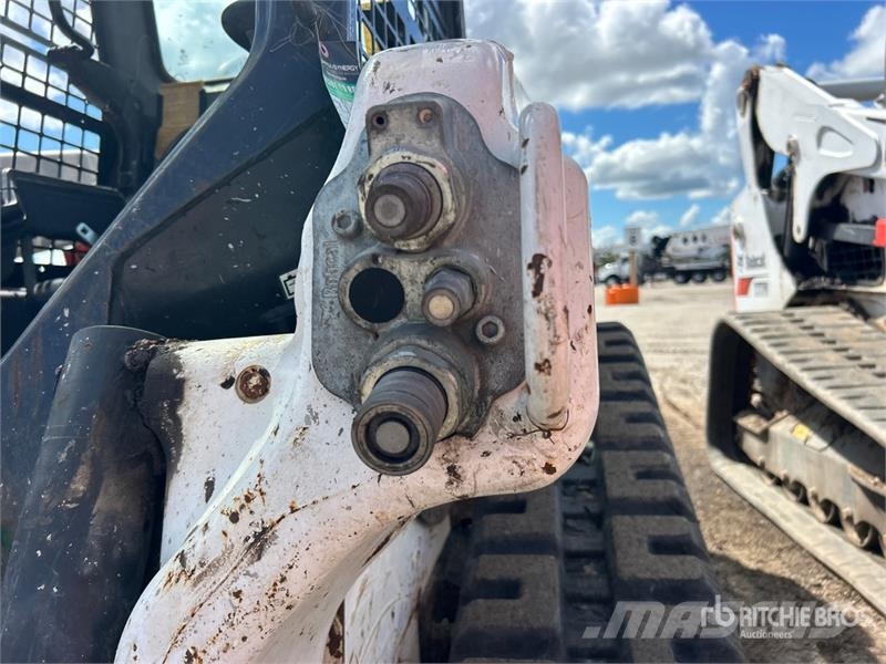 Bobcat T62 Two-Speed Compact Track Loader Smykem řízené nakladače