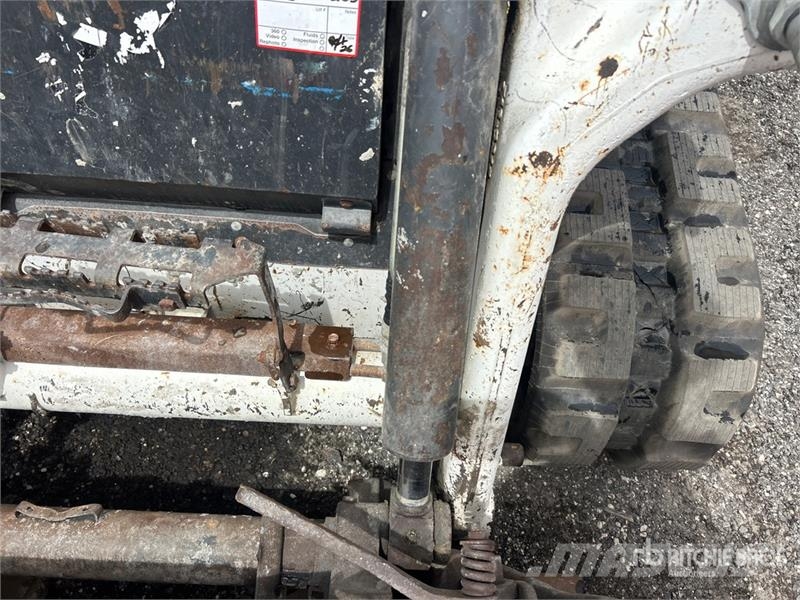 Bobcat T62 Two-Speed Compact Track Loader Мини-погрузчики