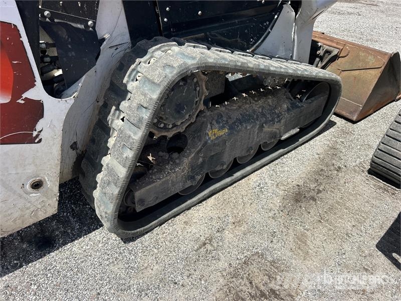 Bobcat T62 Two-Speed Compact Track Loader Smykem řízené nakladače