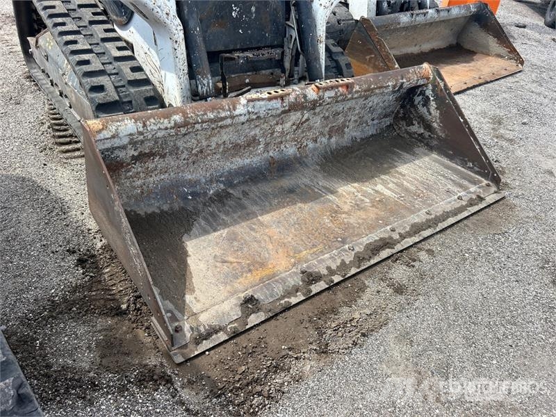 Bobcat T62 Two-Speed Compact Track Loader Smykem řízené nakladače