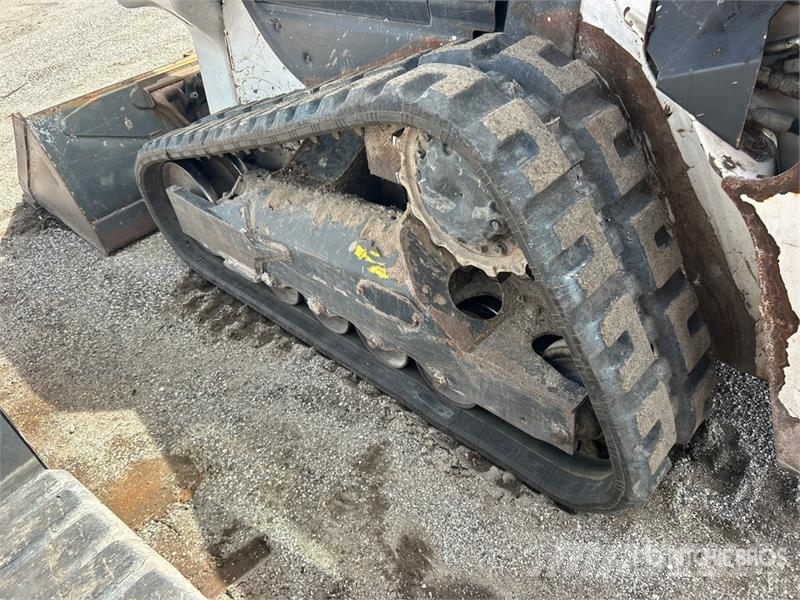 Bobcat T62 Two-Speed Compact Track Loader Smykem řízené nakladače