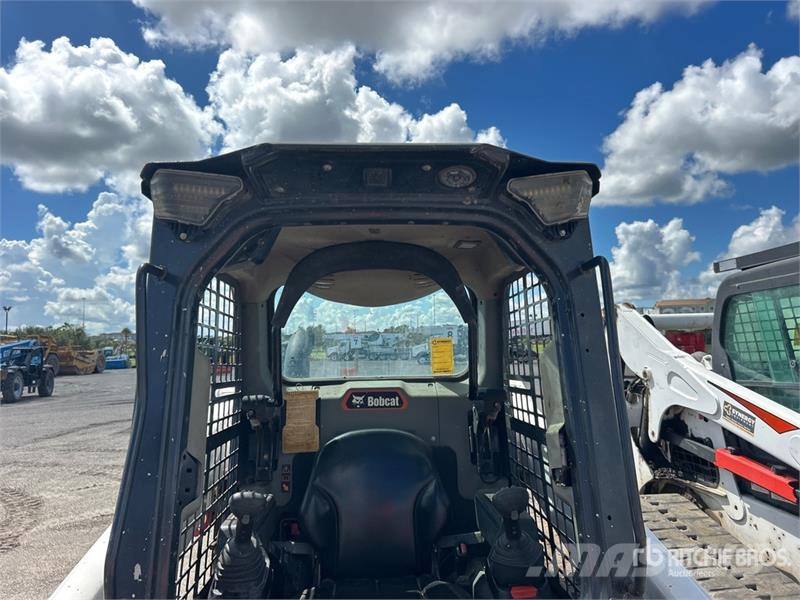 Bobcat T62 Two-Speed Compact Track Loader Smykem řízené nakladače