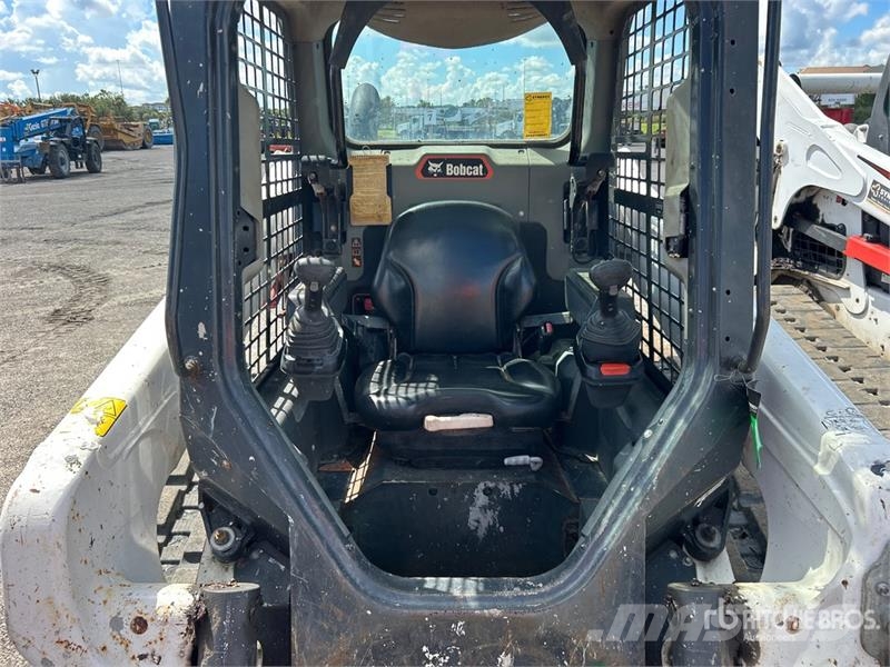 Bobcat T62 Two-Speed Compact Track Loader Smykem řízené nakladače