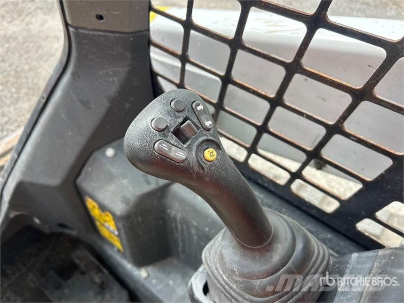 Bobcat T62 Two-Speed Compact Track Loader Мини-погрузчики