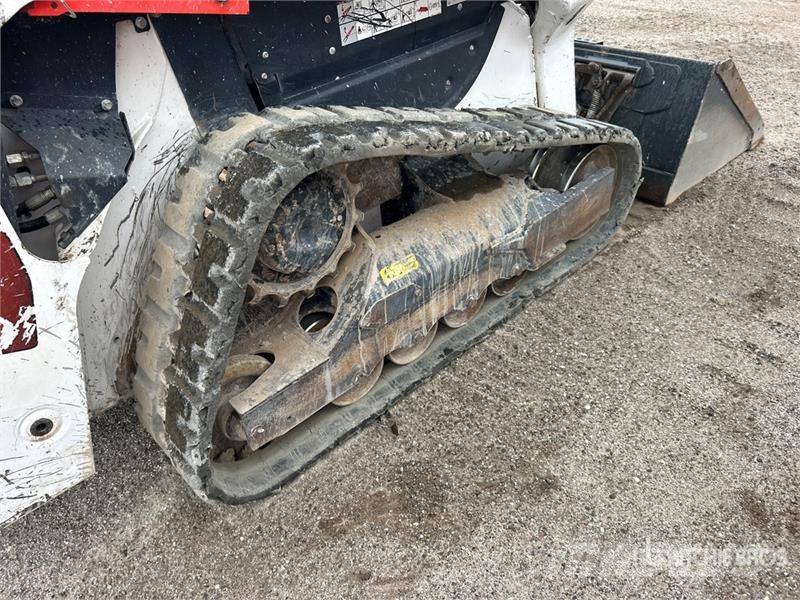 Bobcat T62 Two-Speed Compact Track Loader لوادر انزلاقية التوجيه