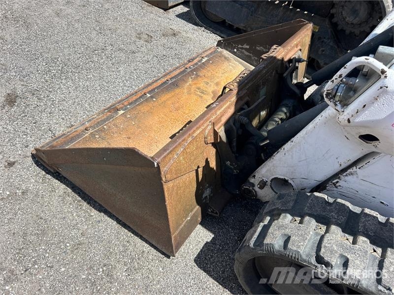 Bobcat T62 Two-Speed Compact Track Loader Smykem řízené nakladače
