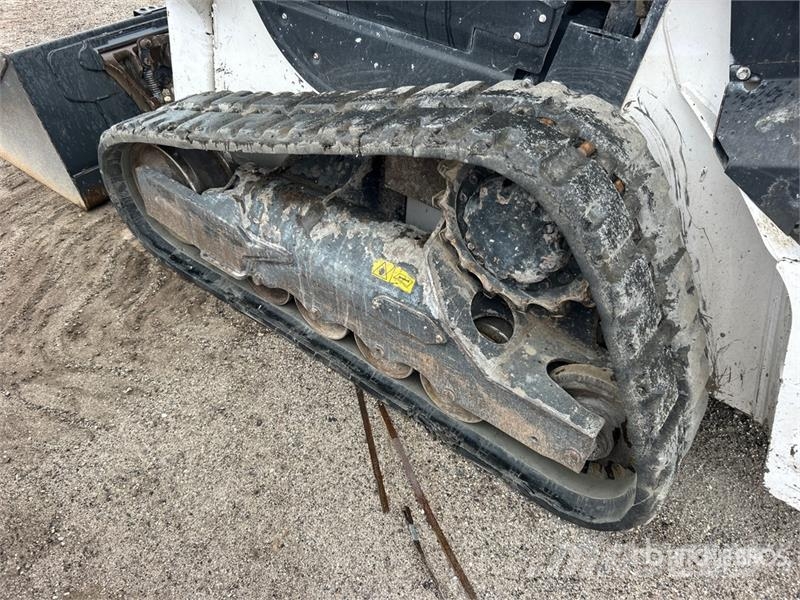 Bobcat T62 Two-Speed Compact Track Loader لوادر انزلاقية التوجيه