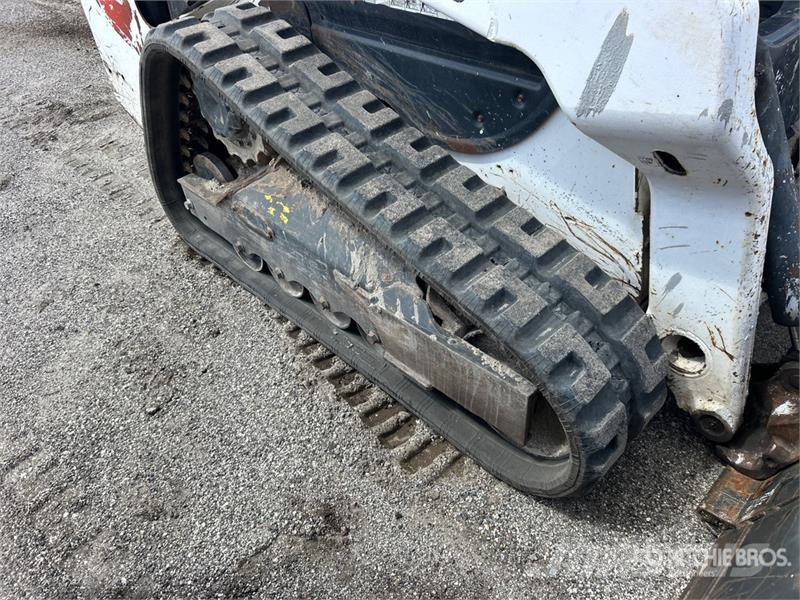 Bobcat T62 Two-Speed Compact Track Loader Smykem řízené nakladače