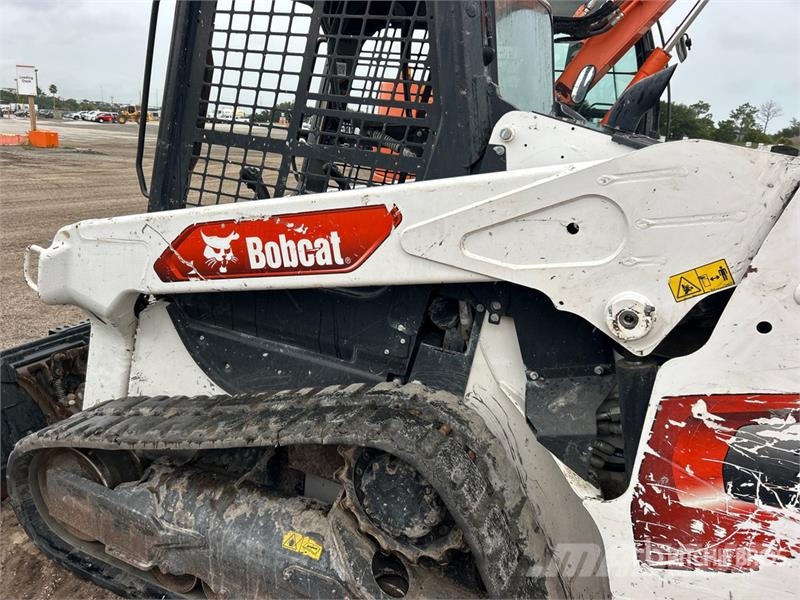 Bobcat T62 Two-Speed Compact Track Loader لوادر انزلاقية التوجيه
