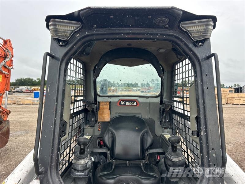 Bobcat T62 Two-Speed Compact Track Loader لوادر انزلاقية التوجيه