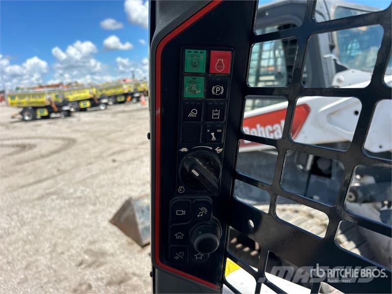 Bobcat T62 Two-Speed Compact Track Loader Smykem řízené nakladače