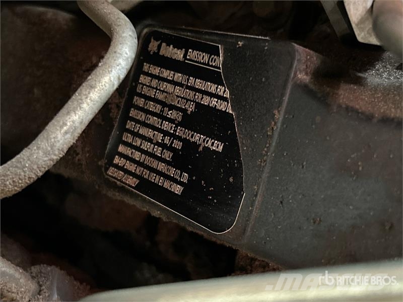 Bobcat T64 Compact Track Loader لوادر انزلاقية التوجيه