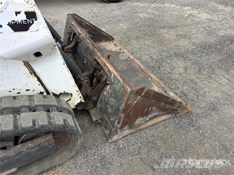 Bobcat T64 Compact Track Loader Мини-погрузчики
