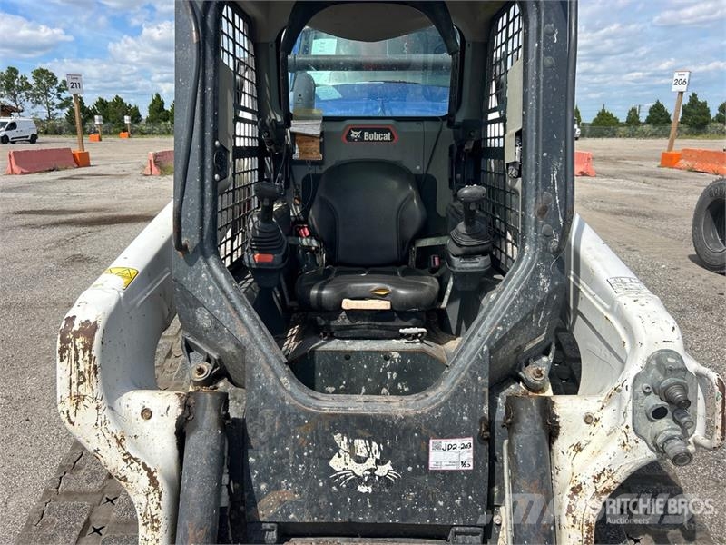 Bobcat T64 Compact Track Loader لوادر انزلاقية التوجيه