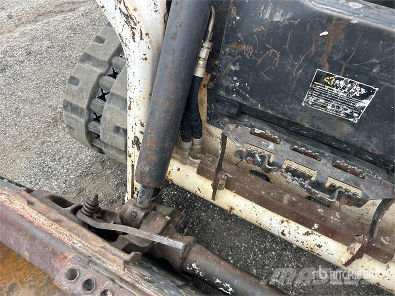 Bobcat T64 Compact Track Loader Мини-погрузчики