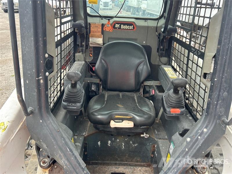 Bobcat T64 Compact Track Loader Мини-погрузчики
