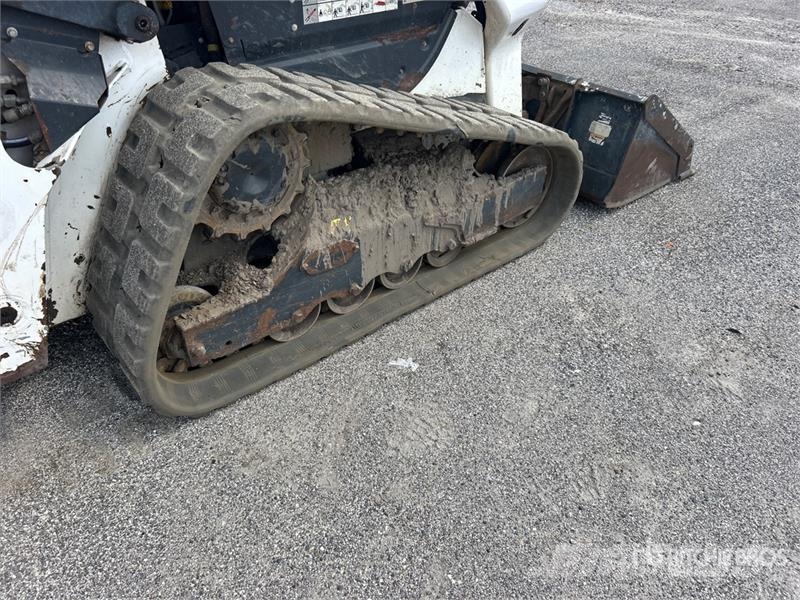 Bobcat T64 Compact Track Loader لوادر انزلاقية التوجيه