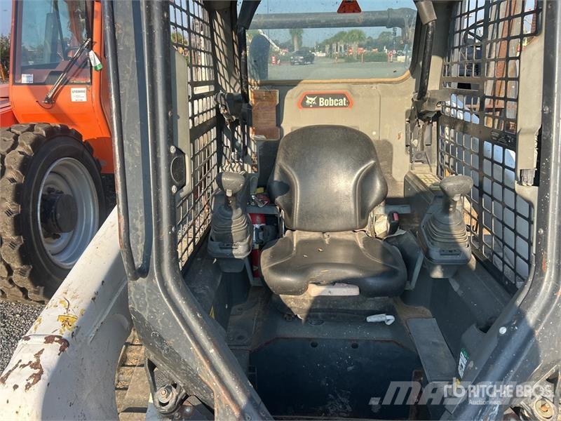Bobcat T64 Two-Speed Compact Track Loader Kompaktlader