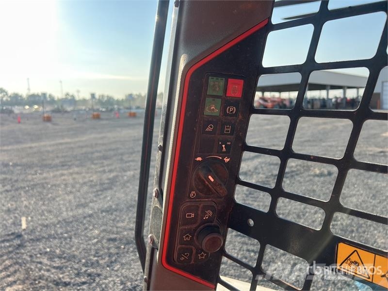 Bobcat T64 Two-Speed Compact Track Loader Kompaktlader