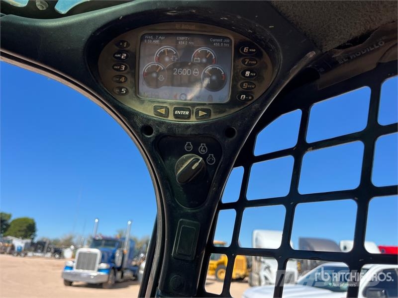 Bobcat T650 لوادر انزلاقية التوجيه